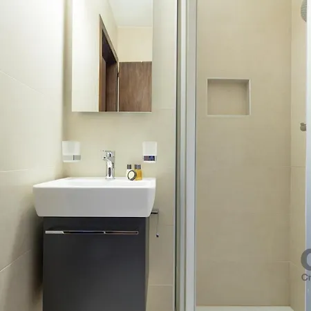 Choucas A 28 Apartment